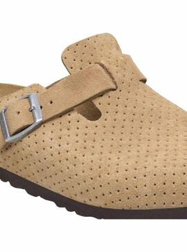 Zuecos Birkenstock Boston Perforado narrow fit camel para mujer