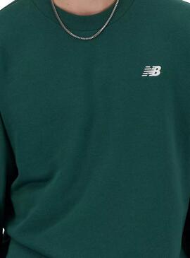 Sudaderas New Balance Essentials verde para hombre. 