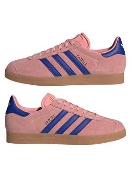 Zapatillas Adidas Gazelle rosa y azul para mujer