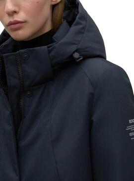 Prenda exterior Ecoalf Glamour en negro para mujer.