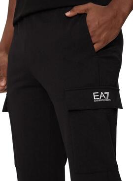 Pantalón Emporio Armani Cargo EA7 negro para hombre
