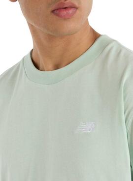Camiseta New Balance Sport Essentials verde para hombre