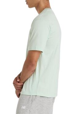 Camiseta New Balance Sport Essentials verde para hombre