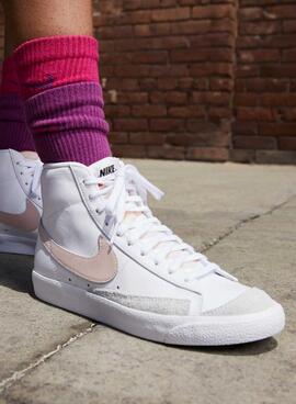 Zapatillas Nike Blazer Mid 77 blanco y rosa para mujer