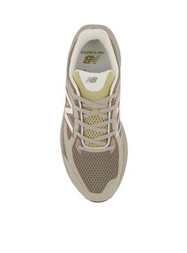 Zapatillas New Balance 800 beige y rosa para mujer y hombre