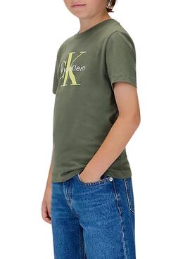 Camiseta Calvin Klein Monogram verde para niño