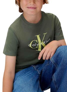 Camiseta Calvin Klein Monogram verde para niño