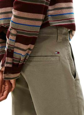 Pantalón Tommy Jeans Austin Chino verde para hombre