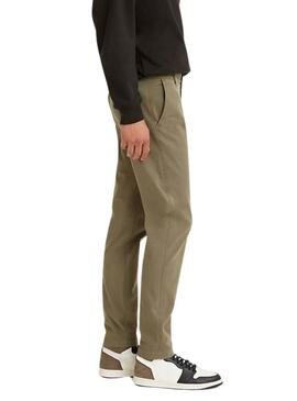 Pantalón Levis XX Chino Standard Taper verde para hombre