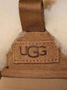 Zuecos UGG Tazzelle camel para mujer