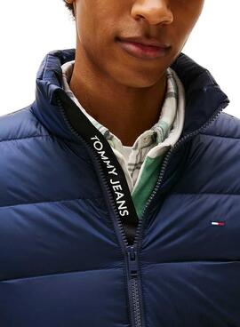 Cazadora Tommy Jeans ultraligera azul para hombre