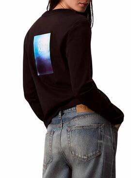 Camiseta Calvin Klein Jeans Satin Ombre Graphic negro para mujer