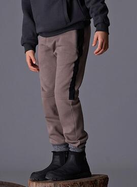 Pantalón Mayoral jogger marrón para niño