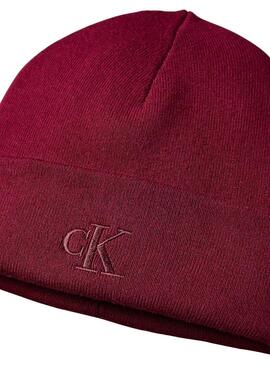 Gorro Calvin Klein logo CK granate para hombre
