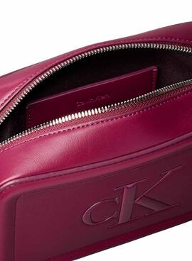 Bolso Calvin Klein Jeans Bold Camera granate para mujer