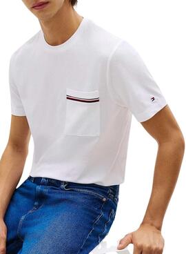 Camiseta con bolsillo Tommy Hilfiger blanco para hombre