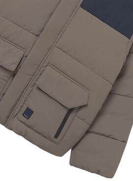 Cazadora acolchada Mayoral bicolor marrón y azul marino para niño