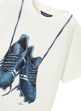 Camiseta Mayoral botas de fútbol blanco para niño