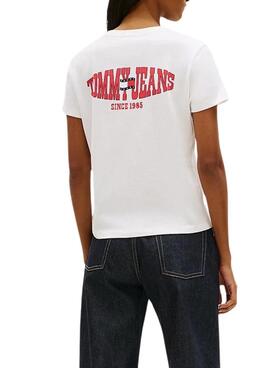 Camiseta Tommy Jeans Wavy Flag blanco para mujer