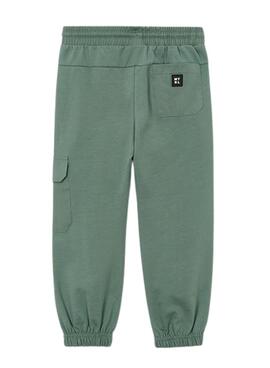 Pantalón Mayoral verde con bolsillos para niño 