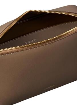 Bolso Calvin Klein Jeans Foil Logo café para mujer