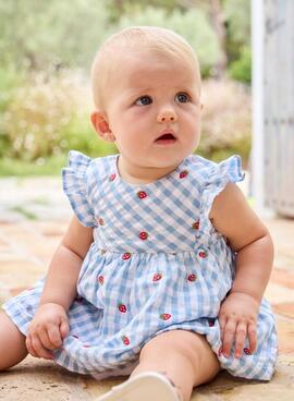 Conjunto Mayoral vestido vichy azul con fresas para bebé