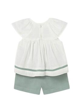 Conjunto Mayoral blusa blanca y short verde agua para bebé